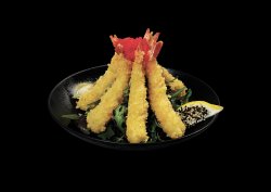 Salată cu creveți tempura image