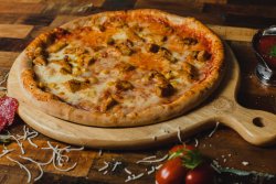 Pizza con Pollo image