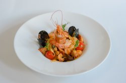 Tagliatelle cu fructe de mare image