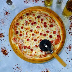 1+1 gratuit: Pizza carnivoră image