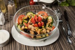 Salată Pollo și sos image