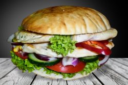 Piept de pui la grătar pe cărbuni image