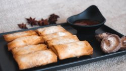Mix de pachețele de primăvară, cu sos chilli dulce image