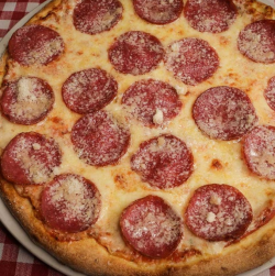 Pizza peperoni image