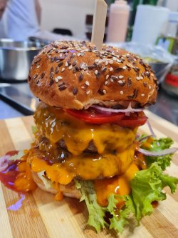 Smokey Dublu Cheeseburger image