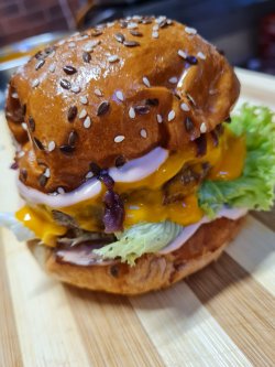 Smokey Cheeseburger image