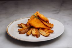 Meniu snițel de pui cu cartofi wedges + bautura image