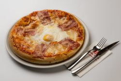 Pizza Carbonara Classico image