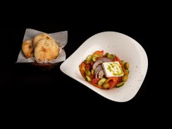 Salată grecească image
