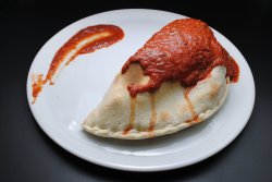 Calzone cu Șuncă și ciuperci image