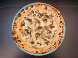 Pizza Tartufo image