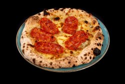 Pizza Quattro Formaggi e Spianata Picante image