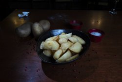 Cartofi românești și sos mayo image