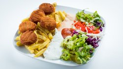 Falafel la farfurie image