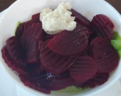 Salată de sfeclă roșie cu hrean  image