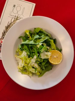 Salată verde cu lamâie  image