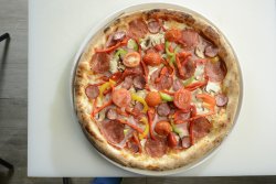 Pizza Bomba image