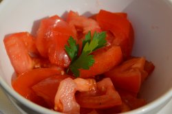 Salată de roșii/Tomato salad image