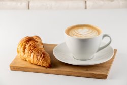 Cappuccino 250 ml + Croissant image