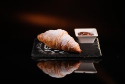 Croissant nutella image