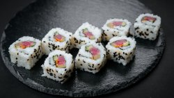 Spicy Tuna Takuan Roll (8 pcs) image