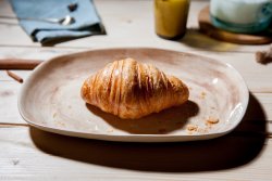 Croissant cu unt 40 gr (predospit) image