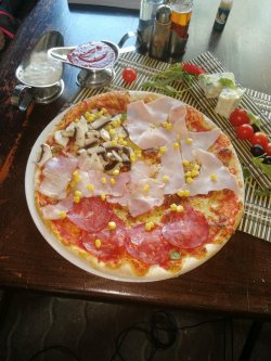 Pizza Quattro Stagioni image