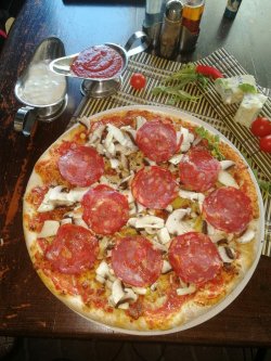 Pizza Salami image
