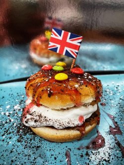 50% reducere: Desert SweetHeart Burger image