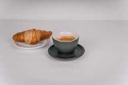 Cafea + Croissant image