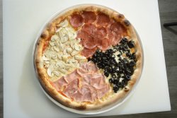 40% reducere: Pizza Quatro Stagioni image