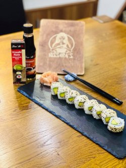 Sushi Uramaki  Avocado  Roll image