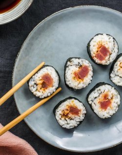 Sushi Hosomaki Spicy Tuna Roll image