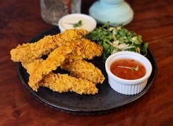 Crispy strips piept de pui crocante cu sos feta sau sweet & chilli image