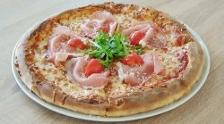 Pizza Margerita cu speck 510gr image