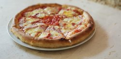 Pizza Quattro Carni image