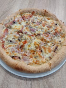 Pizza Regina image