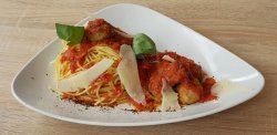 Spaghete cu chiftelute si sos de rosii 470gr image