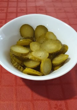 Salată de castraveți murați/ în oțet image
