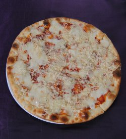 Pizza Quatro Formagi image