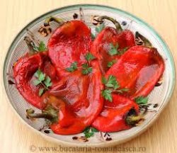 Salată de ardei copți image