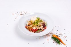 Salată de pui cu avocado image