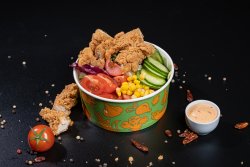 Salată B-owl cu piept de pui image