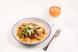 Penne picante cu creveți image