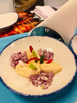 Salată din icre de crap și ceapă roșie image