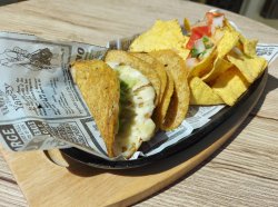 Tacos veggie & nachos image