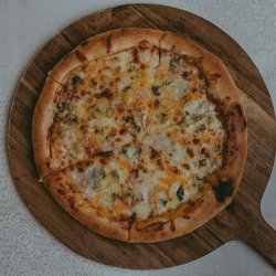 30% reducere: Pizza Quattro formaggi image